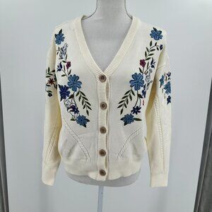 Disney BoxLunch Winnie the Pooh Floral Embroidered Cardigan Sweat size L